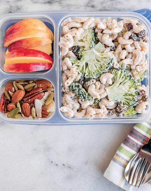 Toddler lunch box Lunch - Creamy sauce pasta Blackberries Soaked raisins  and almonds #toddler #toddlerlunch #lunchbox #lunchboxideas…