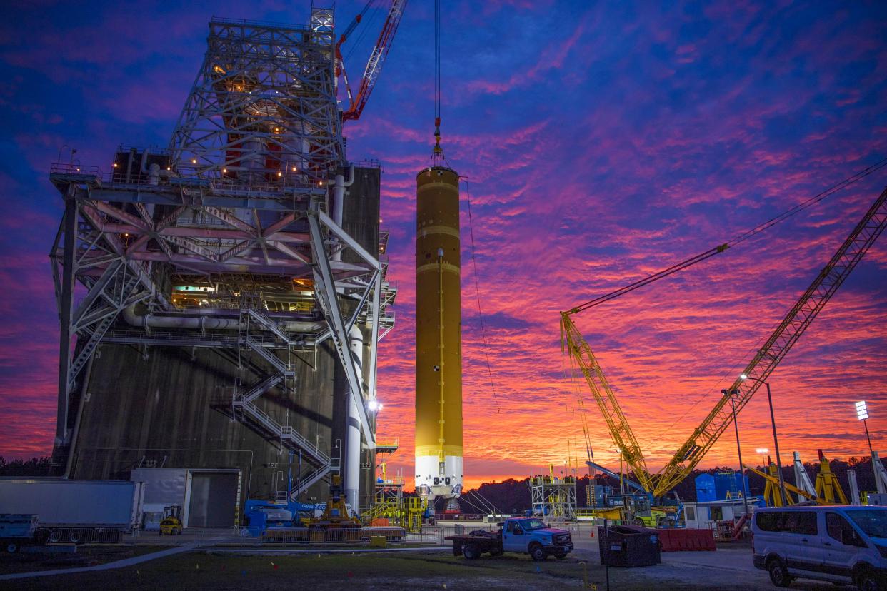 nasa space launch system sls core stage green run stennis january 2020