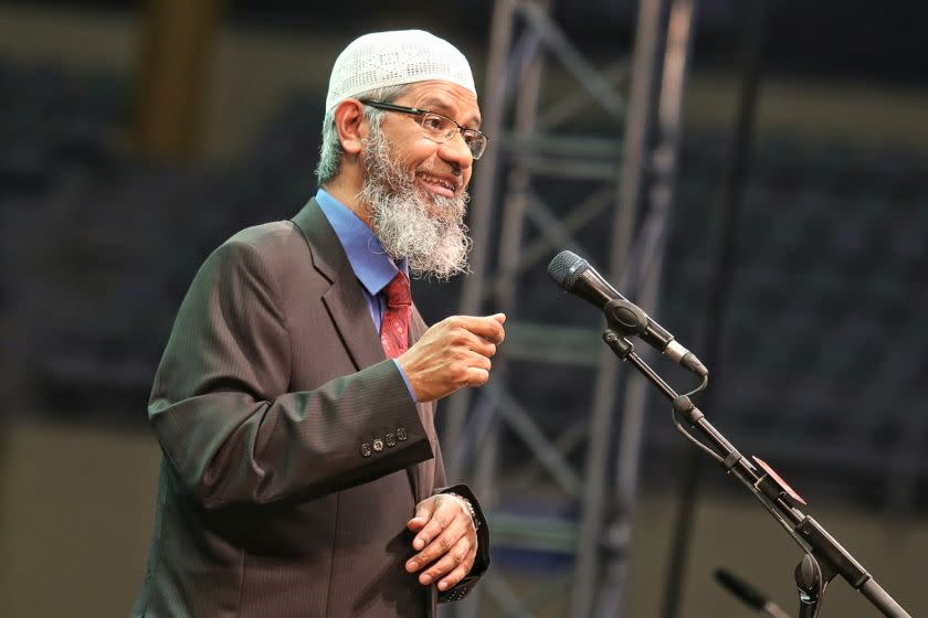 Islamic preacher Dr Zakir Naik called Prime Minister Tun Dr Mahathir Mohamad the 'only Muslim leader' with courage to stand up to the US and the UK for their alleged war crimes in the Middle East. ― Picture by Saw Siow Feng