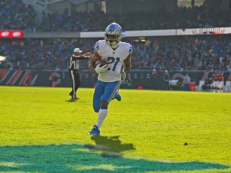 FILE PHOTO: Nov 19, 2017; Chicago, IL, USA; Detroit Lions running back Ameer Abdullah (21) catches a touchdown pass during the second quarter against the Chicago Bears at Soldier Field. Mandatory Credit: Dennis Wierzbicki-USA TODAY Sports - 10425271