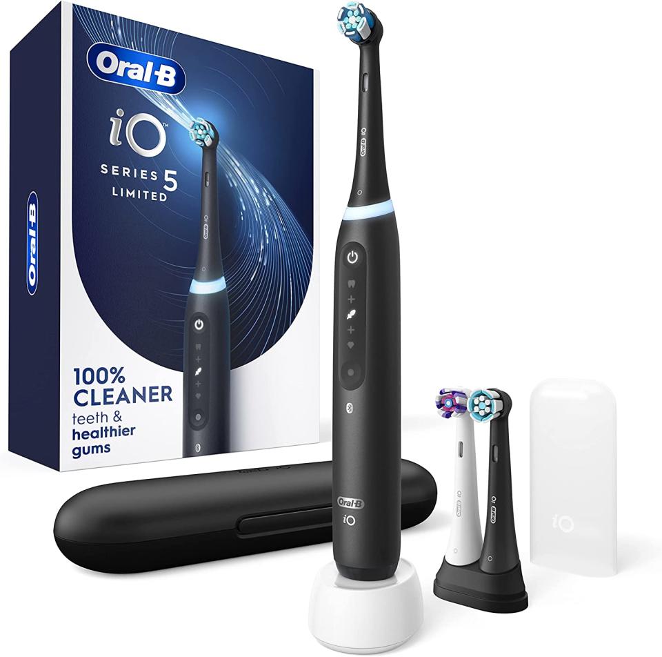 Oral-B Power iO Series 5 Limited Electric Toothbrush. Image via Amazon.