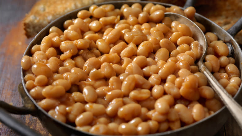 Baked beans in a bowl