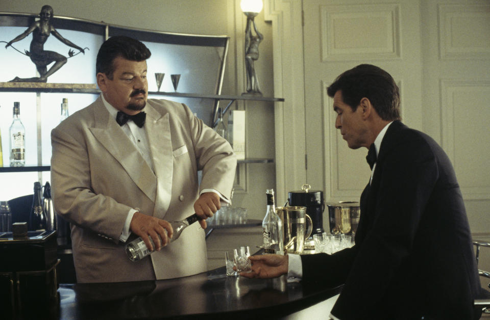 Scottish actor Robbie Coltrane as Valentin Dmitrovich Zukovsky and Irish actor Pierce Brosnan as 007 in a scene from the James Bond film 'The World Is Not Enough', 1999.  (Photo by Keith Hamshere/Getty Images) 