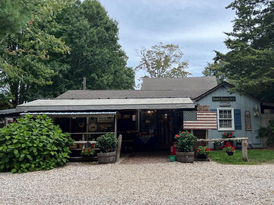 exterior of round swamp farm