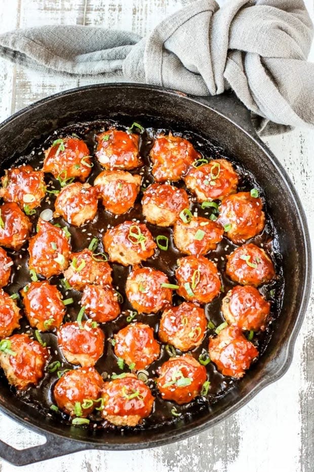 <p><a href="https://lisasdinnertimedish.com/general-tsos-chicken-meatballs/" rel="nofollow noopener" target="_blank" data-ylk="slk:Lisa's Dinnertime Dish;elm:context_link;itc:0;sec:content-canvas" class="link ">Lisa's Dinnertime Dish</a></p>