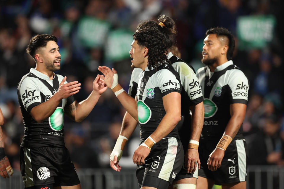 Shaun Johnson, pictured here with Warriors teammates. 