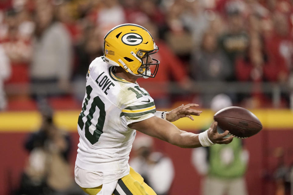 Green Bay Packers quarterback Jordan Love throws during the second half of an NFL football game against the <a class="link " href="https://sports.yahoo.com/nfl/teams/kansas-city/" data-i13n="sec:content-canvas;subsec:anchor_text;elm:context_link" data-ylk="slk:Kansas City Chiefs;sec:content-canvas;subsec:anchor_text;elm:context_link;itc:0">Kansas City Chiefs</a> Sunday, Nov. 7, 2021, in <a class="link " href="https://sports.yahoo.com/nfl/teams/kansas-city/" data-i13n="sec:content-canvas;subsec:anchor_text;elm:context_link" data-ylk="slk:Kansas City;sec:content-canvas;subsec:anchor_text;elm:context_link;itc:0">Kansas City</a>, Mo. (AP Photo/Charlie Riedel)