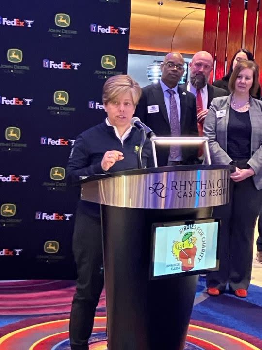 Laura “Divot” Ekizian, president and chief relationship officer for Quad City Bank & Trust, speaks at Friday’s press conference (photo by Jonathan Turner).