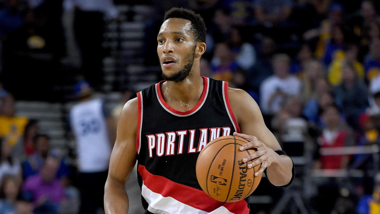 OAKLAND, CA - OCTOBER 21:  Evan Turner #1 of the Portland Trail Blazers dribbles the ball against the Golden State Warriors during an NBA basketball game at ORACLE Arena on October 21, 2016 in Oakland, California.