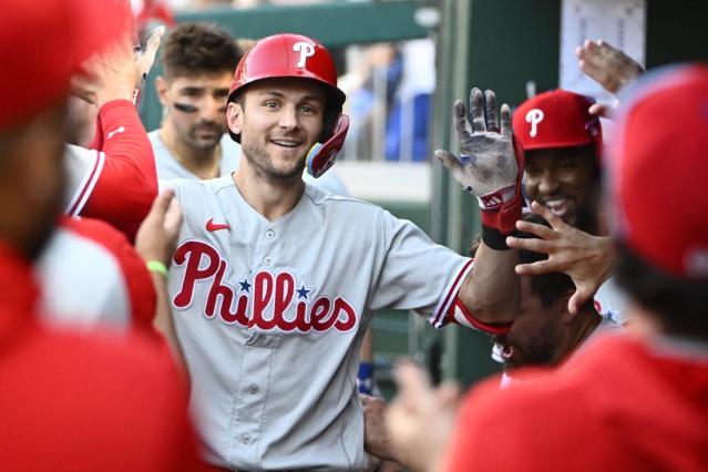 Phillies' Long in search of hits, seeks 3rd Series ring - CBS