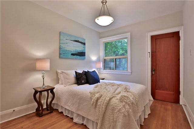 <p><span>37 Mayfield Ave., Toronto, Ont.</span><br> There are two bedrooms and two bathrooms in the home.<br> (Photo: Zoocasa) </p>