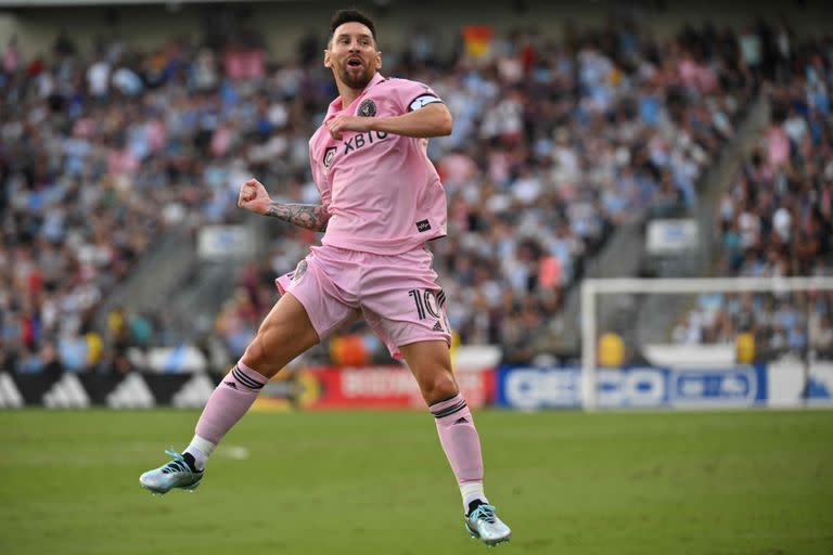 Lionel Messi festejando el segundo gol que realizó el Inter Miami este martes 15 de agosto (Photo by ANGELA WEISS / AFP)