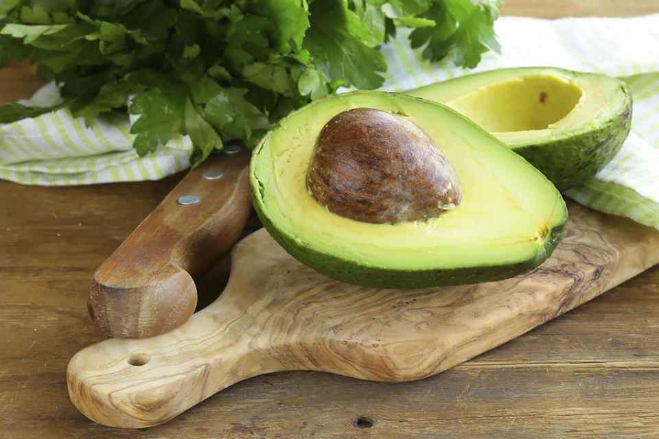 La gran diferencia entre el aguacate tradicional y el cóctel es que el segundo no tiene hueso y su piel es más fina y comestible. (Foto: Getty Images)