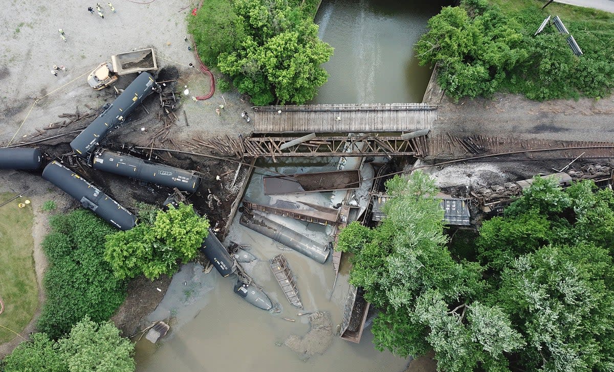 Scene of a train crash outside Pittsburgh (AP)