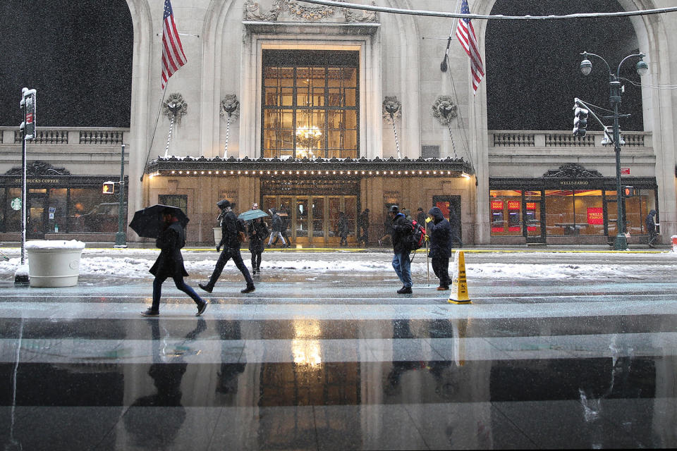 Winter snow storm smacks Northeast U.S.