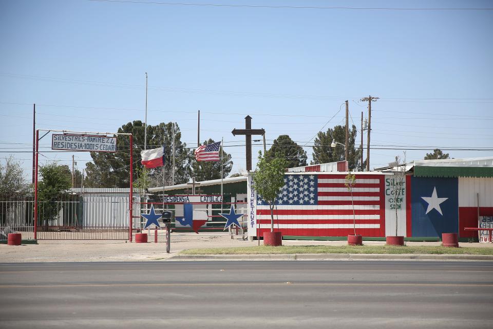 The town of Pecos, Texas, has a population of 10,641.