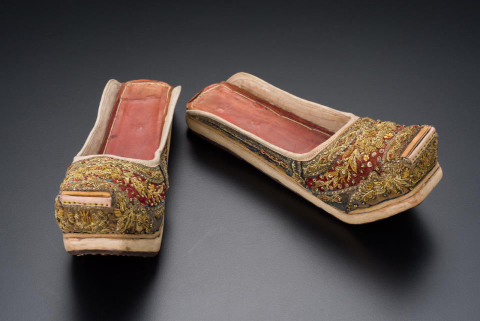 Woman’s wedding slippers.  Image courtesy of Peranakan Museum.