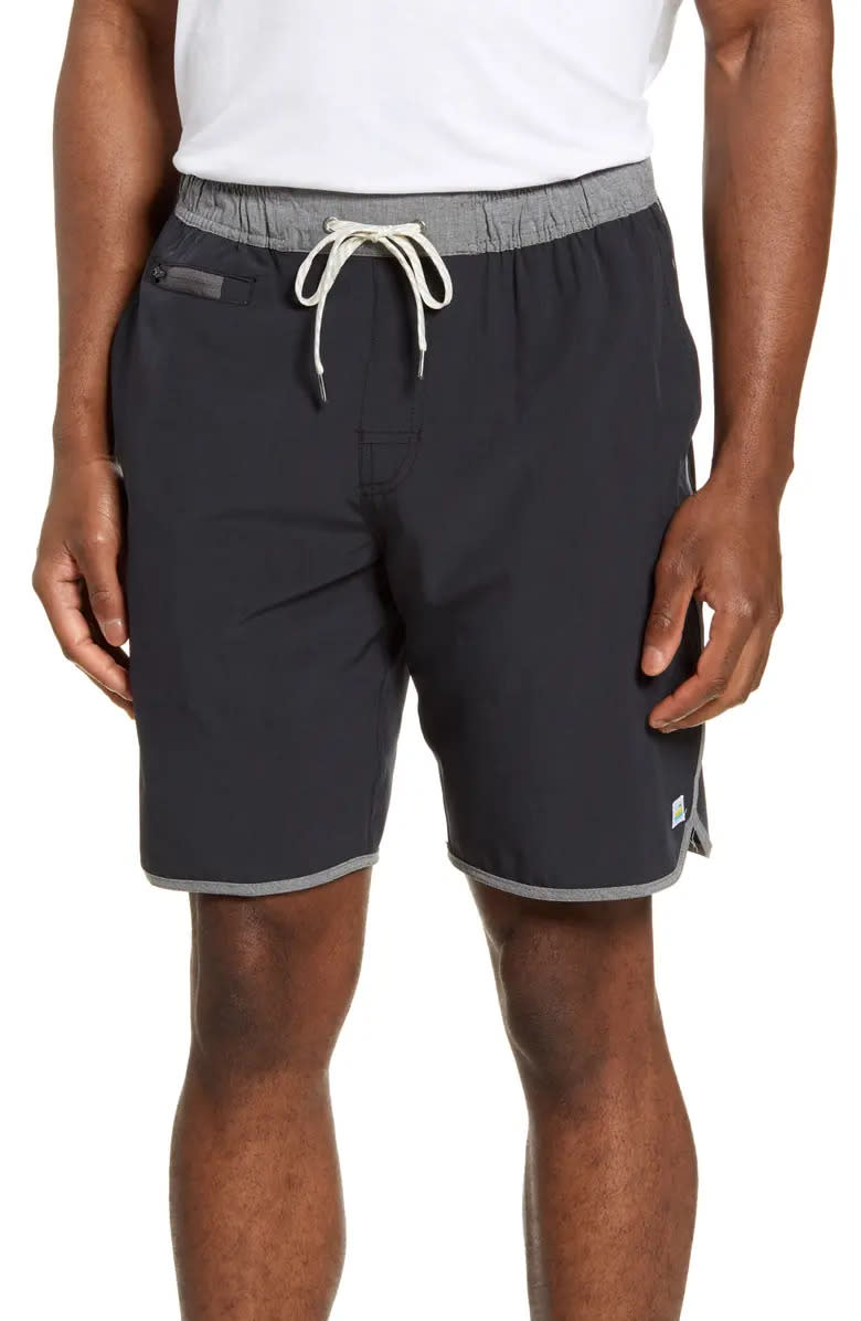 Vuori Banks Hybrid Shorts. Image via Nordstrom.