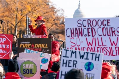 Jane Fonda Returns to D.C. Rally Amid Cancer Battle: Photos 