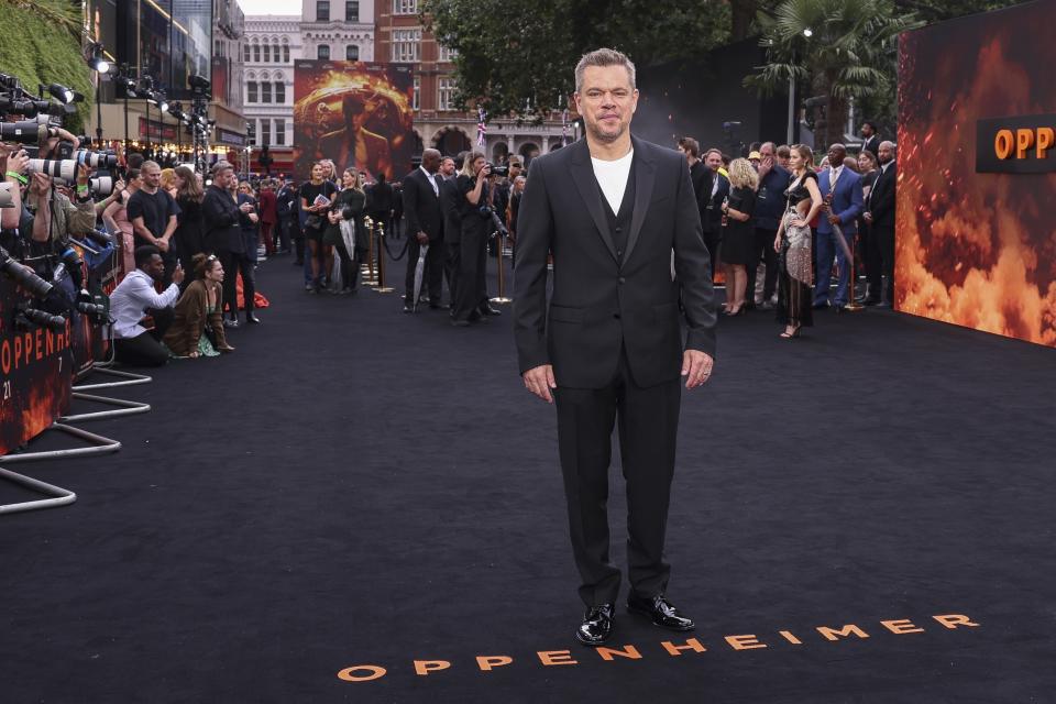 Matt Damon posa a su llegada al estreno de la película "Oppenheimer" el jueves 13 de julio de 2023 en Londres. (Vianney Le Caer/Invision/AP)