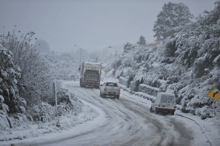 Las lluvias fuertes y frecuentes llegarán a la Cordillera luego de varios días de nevadas intensas, lo cual implica riesgos para las poblaciones cercanas