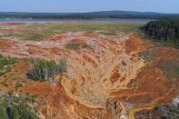 <p>Juillet. Nouvelle catastrophe écologique en Russie, une rivière se transforme en fleuve d'acide</p>