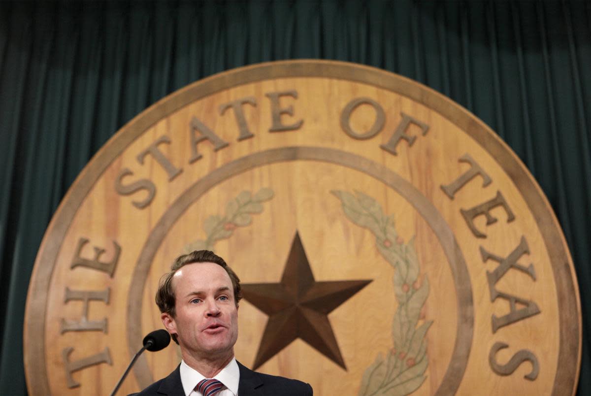 State Rep. Dade Phelan, R-Beaumont, announces he has the votes to be elected the next speaker of the Texas House at a press conference at the Capitol in Austin on Wednesday, Nov. 4, 2020.