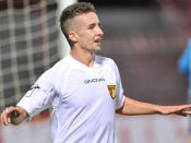 The Mariners picked up Hungarian attacking midfielder Richard Vernes on a two-year loan deal from Budapest Honved.