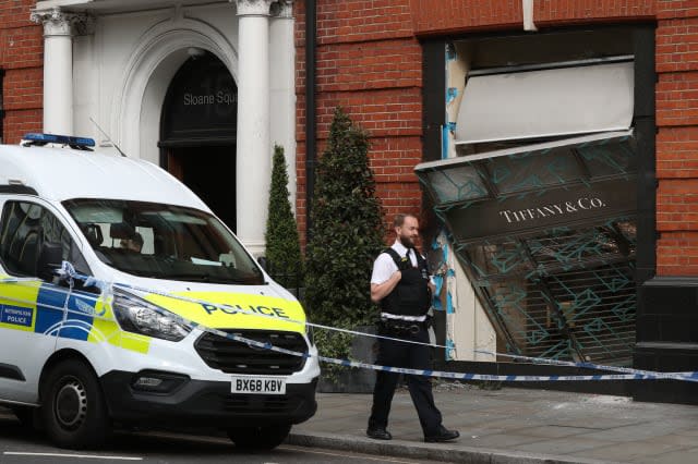 Moped Riders Stage ‘brazen Smash And Grab Raid At Tiffany Jewellers 