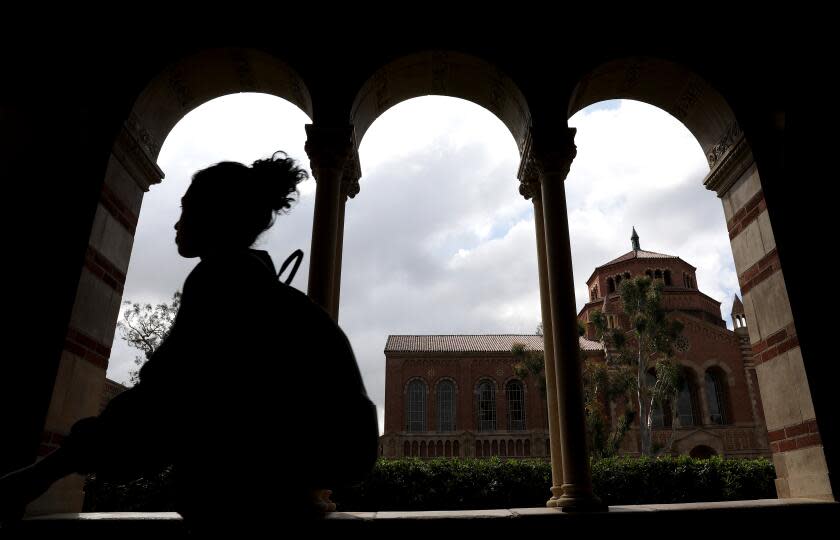 LOS ANGELES-CA-MARCH 11, 2020: Classes have moved to online only at UCLA on Wednesday, March 11, 2020. (Christina House / Los Angeles Times)