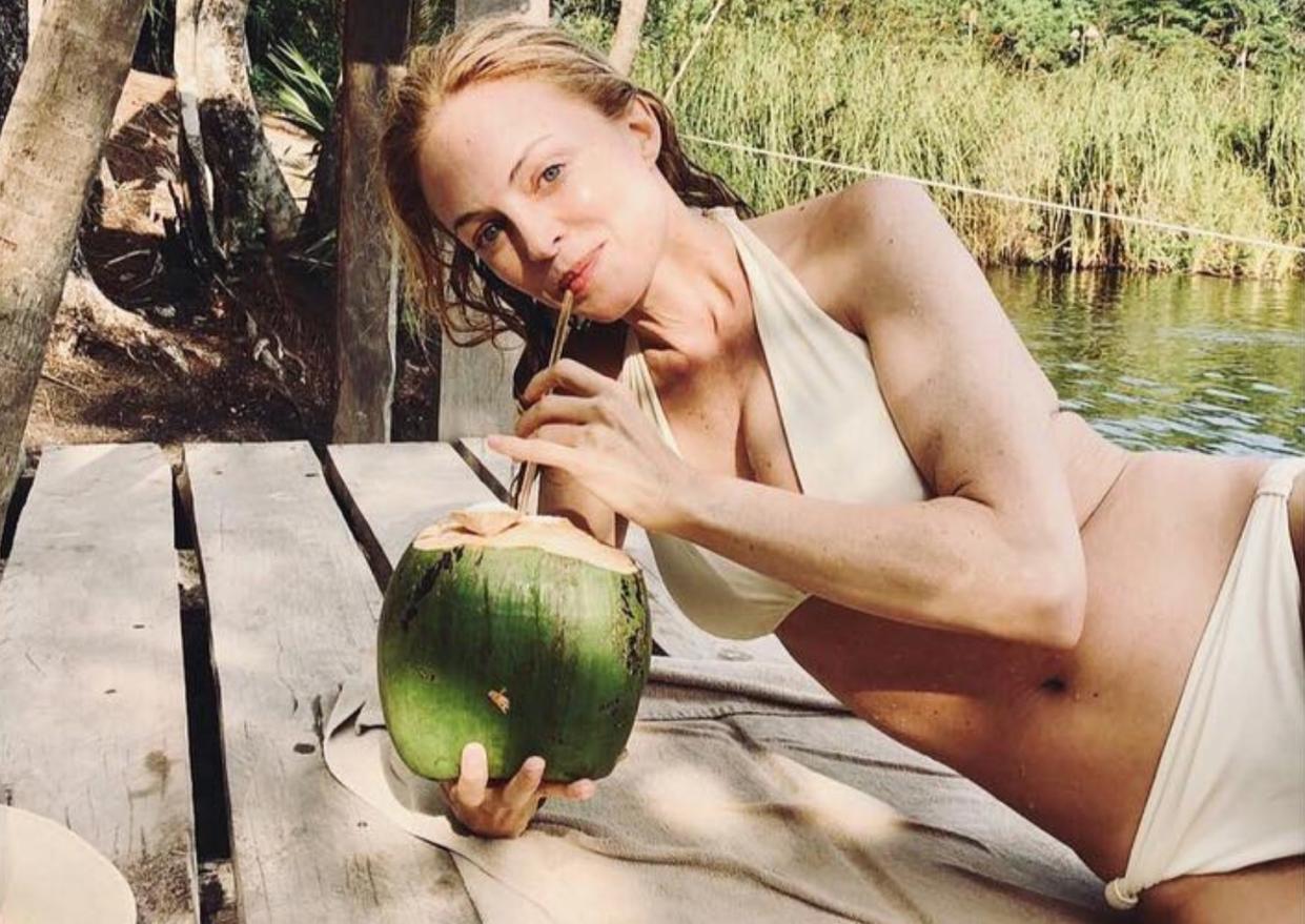 People are going nuts over Heather Graham's vacation photos. (Photo: Heather Graham via Instagram)