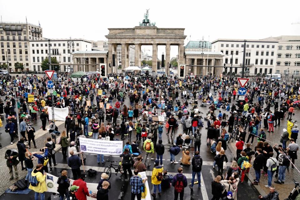 Demonstranten vor dem Brandenburger Tor.<span class="copyright">Kay Nietfeld / dpa</span>