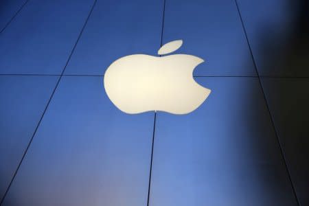 FILE PHOTO: The Apple Inc. store is seen in Los Angeles, California, U.S., September 16, 2016. REUTERS/Lucy Nicholson/File Photo