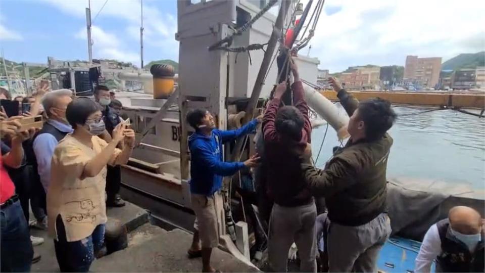 「新永泰號」釣到南方澳第一鮪 近152萬元售出