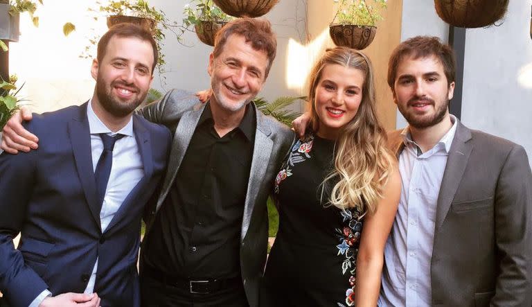 Luis Wolfsohn junto a sus hijos Martín, Cindy y Sebastián; Sebastián y Cindy son hoy parte de la compañía