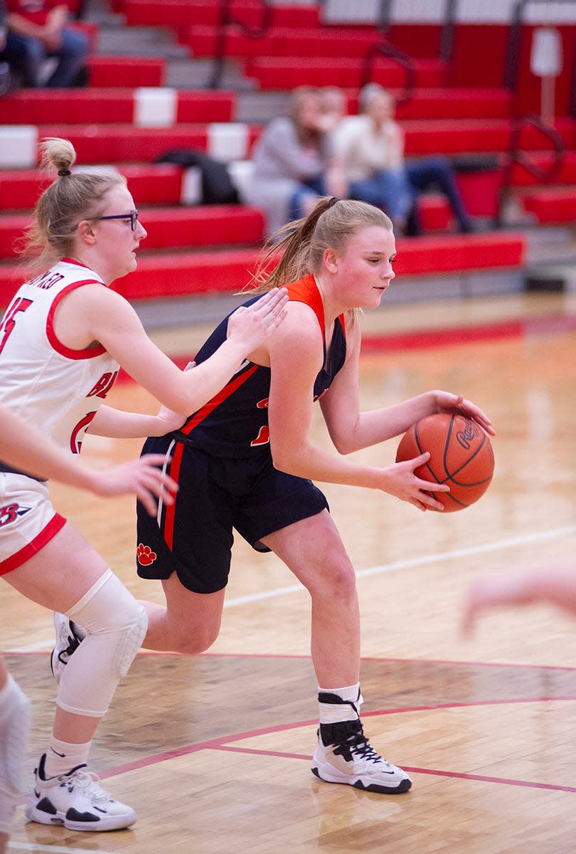 Galion's Cameron Eckert dribbles the ball.