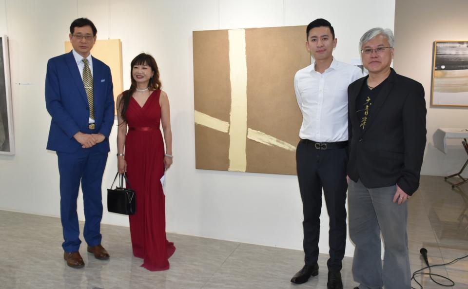 TKB董事長陳維寰、執行長James Lee、策展人陳美芬及義守大學教授李建興。(右至左)   圖：孫家銘/攝