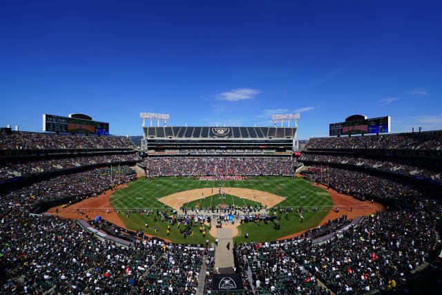 Raiders to play final game in Oakland Coliseum