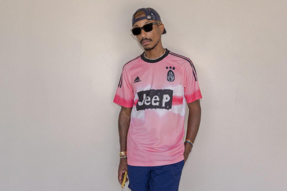 One-upping Drake's pink Juventus jersey.