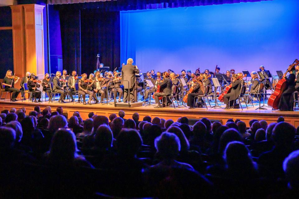 Steven Karidoyanes conducts the Plymouth Philharmonic Orchestra.