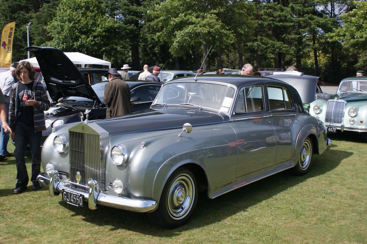 Silver 1955 Rolls Royce Silver Cloud