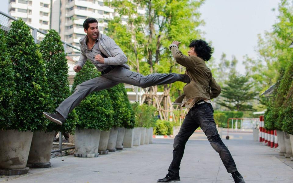 Scott Adkins in Ninja: Shadow of a Tear - Alamy