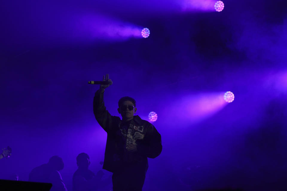 El cantante mexicano Junior H durante su presentación en el Festival Vive Latino en la Ciudad de México el domingo 17 de marzo de 2024. (Foto AP/Ginnette Riquelme)