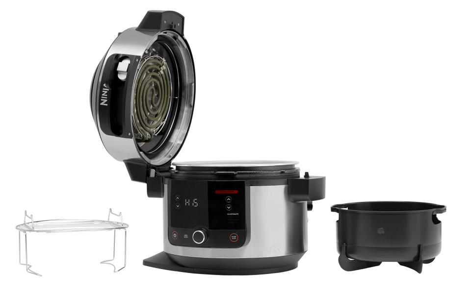 The Ninja 11-In-1 SmartLid Multi-Cooker - OL550 comes with the crisper basket and a steaming rack (Photo: Ninja)