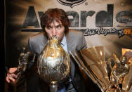 <p>Alexander Ovechkin of the Washington Capitals kisses the Hart Trophy following the 2009 NHL Awards at the Palms Casino Resort on June 18, 2009 in Las Vegas, Nevada. (Photo by Bruce Bennett/Getty Images for NHL) </p>