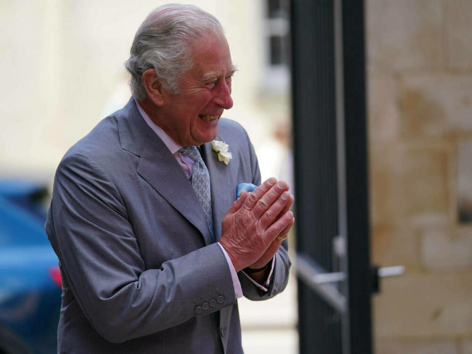 Prinz Charles bestens gelaunt bei seinem Besuch in Oxford (Bild: imago images/i Images)