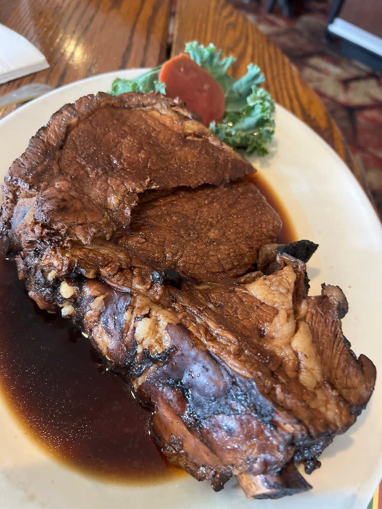 Twin Oaks Restaurant Prime Rib, Dinosaur Cut, Cranston, Rhode Island