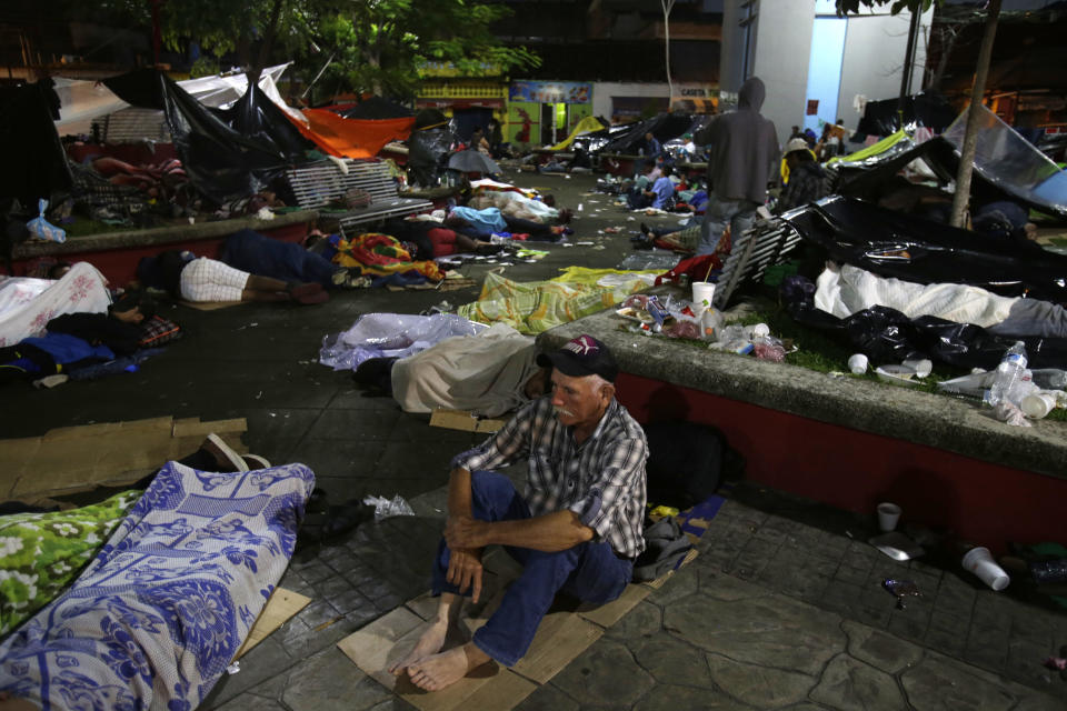 FOTOS | Migrantes toman calles de Huixtla, Chiapas, rumbo a EEUU