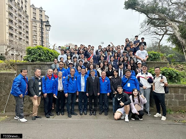 馬來西亞古晉中學師生交流團參訪真理大學。（圖：真理大學提供）