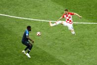 <p>Samuel Umtiti of France is challenged by Ante Rebic of Croatia. (Photo by Ryan Pierse/Getty Images) </p>